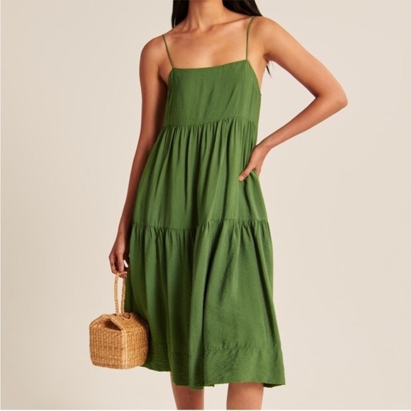 Abercrombie & Fitch Dresses & Skirts - Abercrombie & Fitch Green Tiered Trapeze Midi Dress Medium Tall